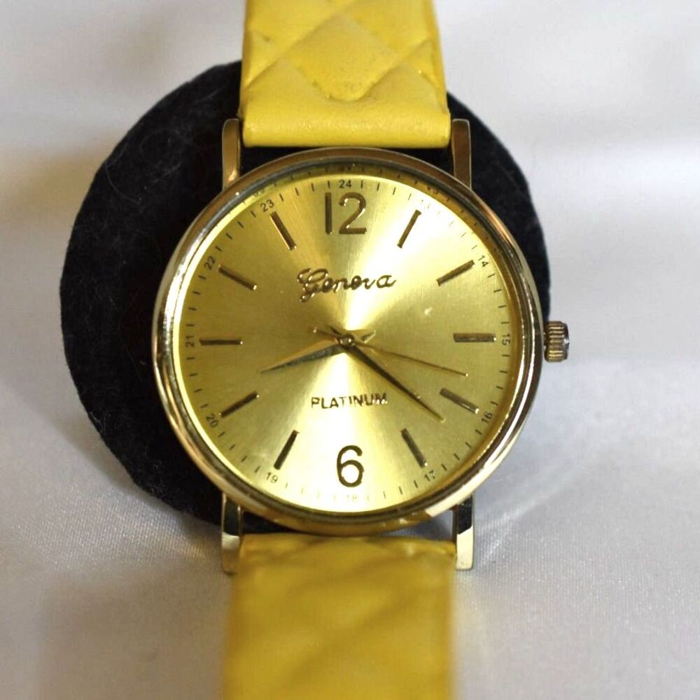 NWOT Geneva Platinum Quilted Yellow 8" Band Yellow Face New Battery Watch